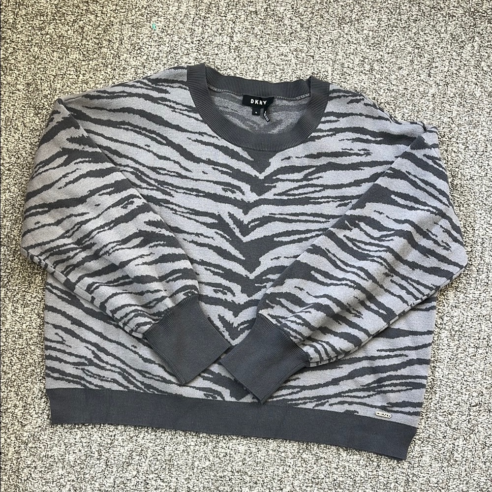 NWOT DKNY Gray Zebra Print Womans Sweater